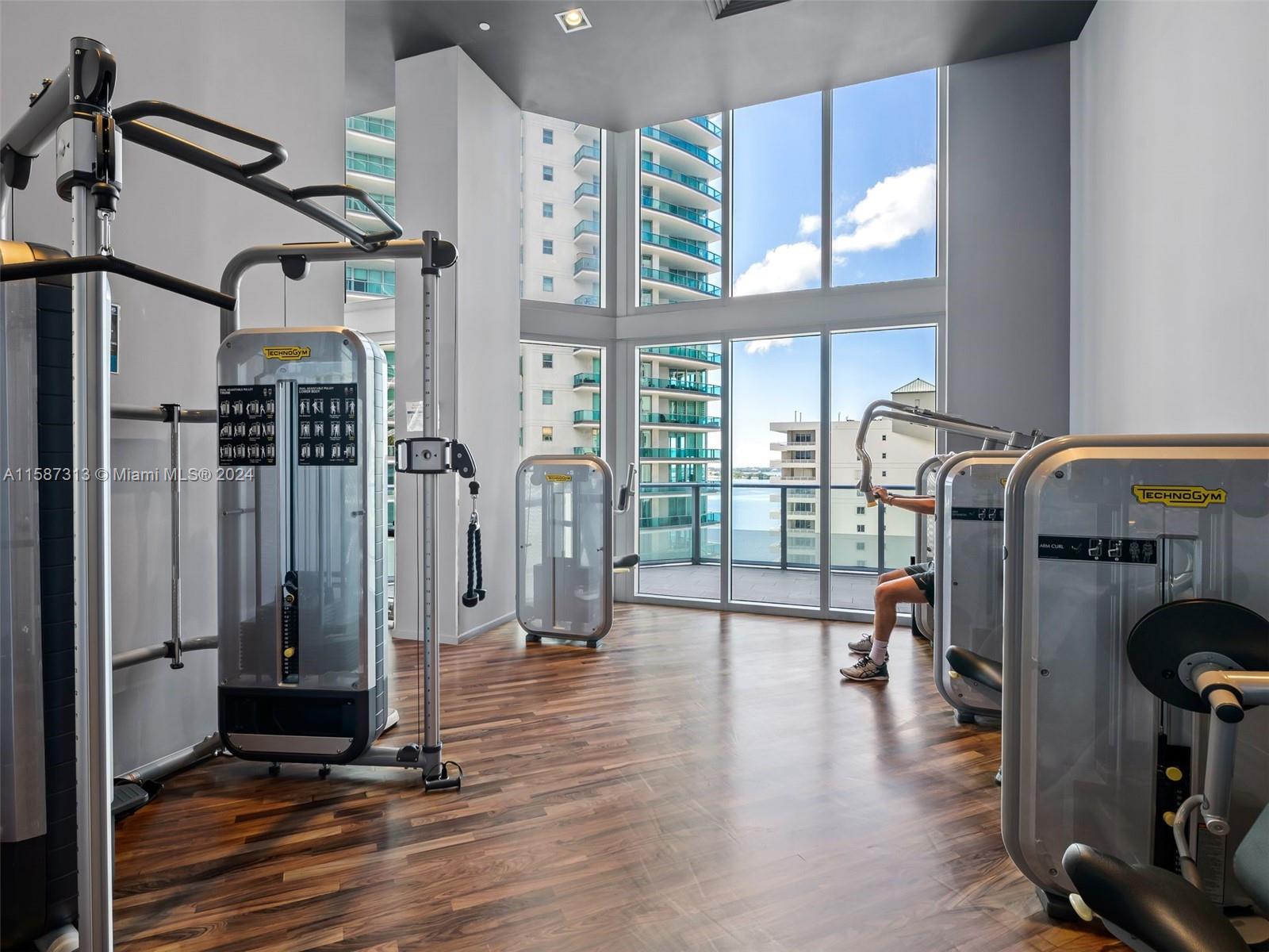 1300 Brickell Bay Dr # 4201