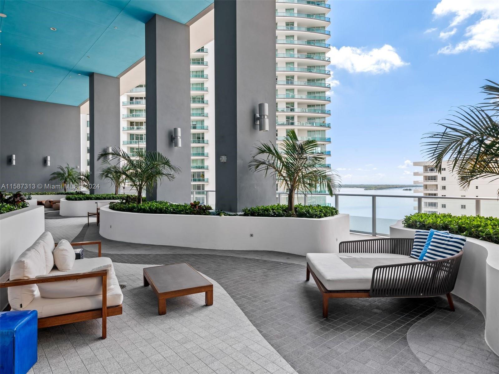 1300 Brickell Bay Dr # 4201