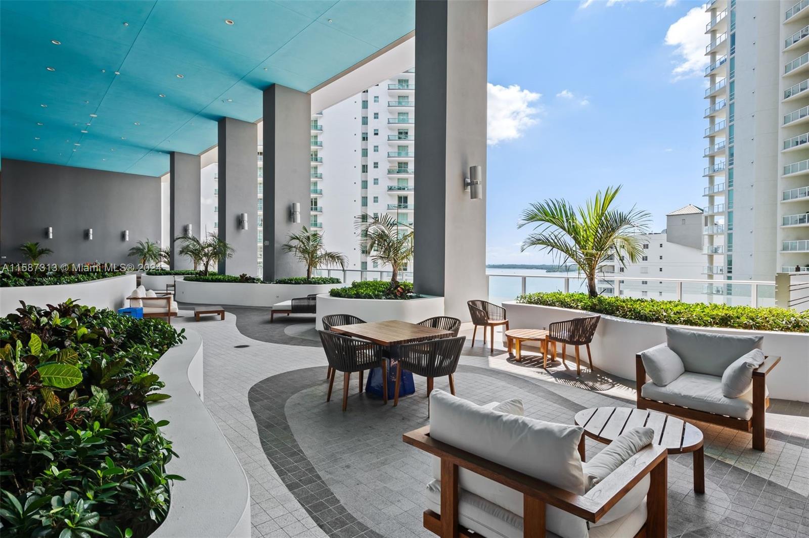 1300 Brickell Bay Dr # 4201