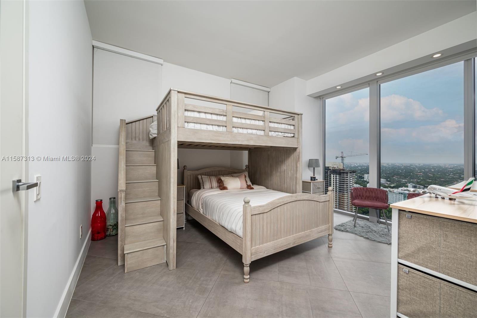 1300 Brickell Bay Dr # 4201