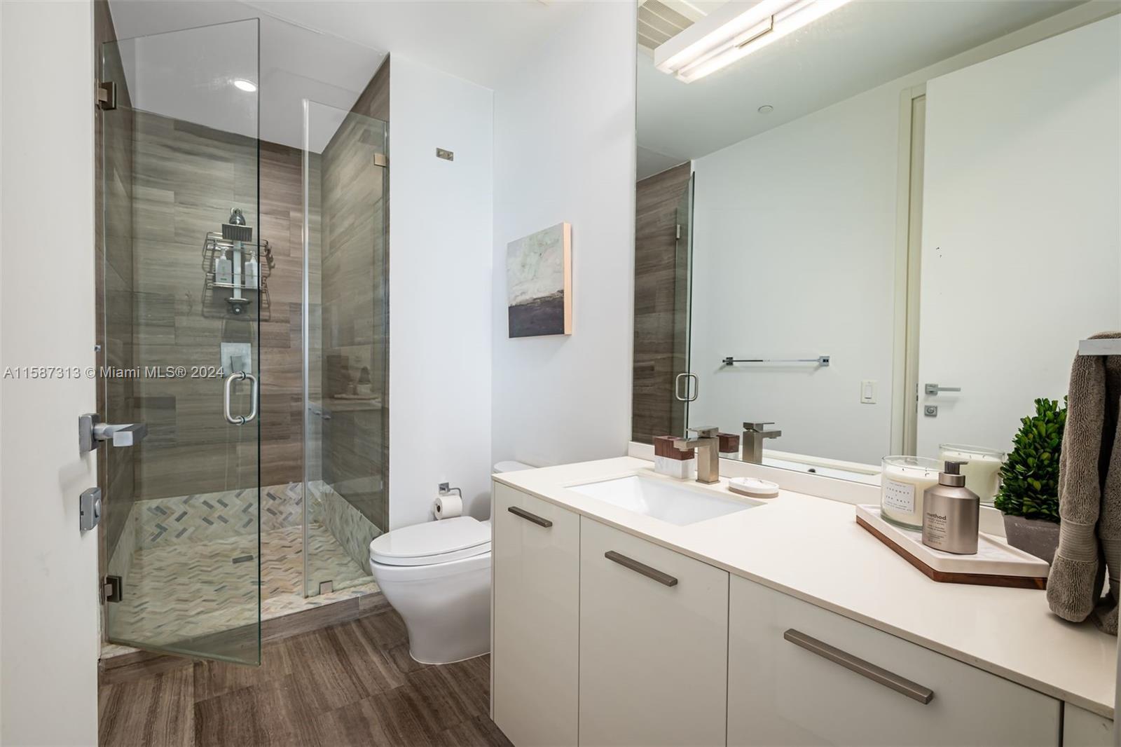 1300 Brickell Bay Dr # 4201