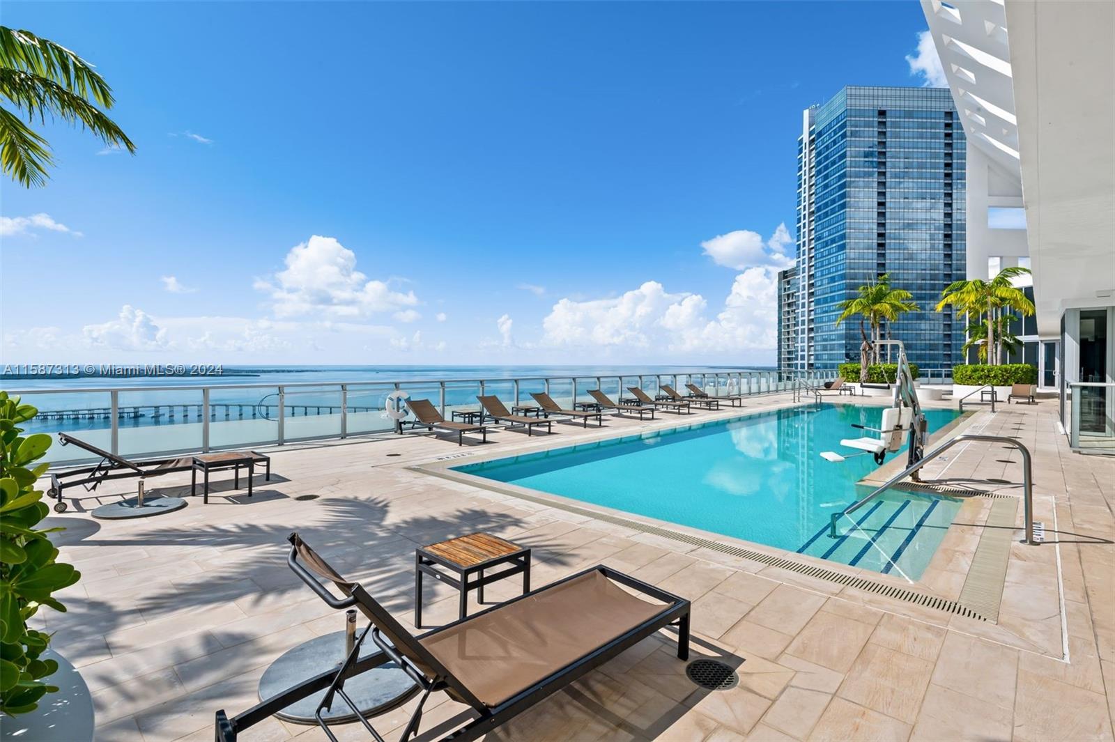 1300 Brickell Bay Dr # 4201