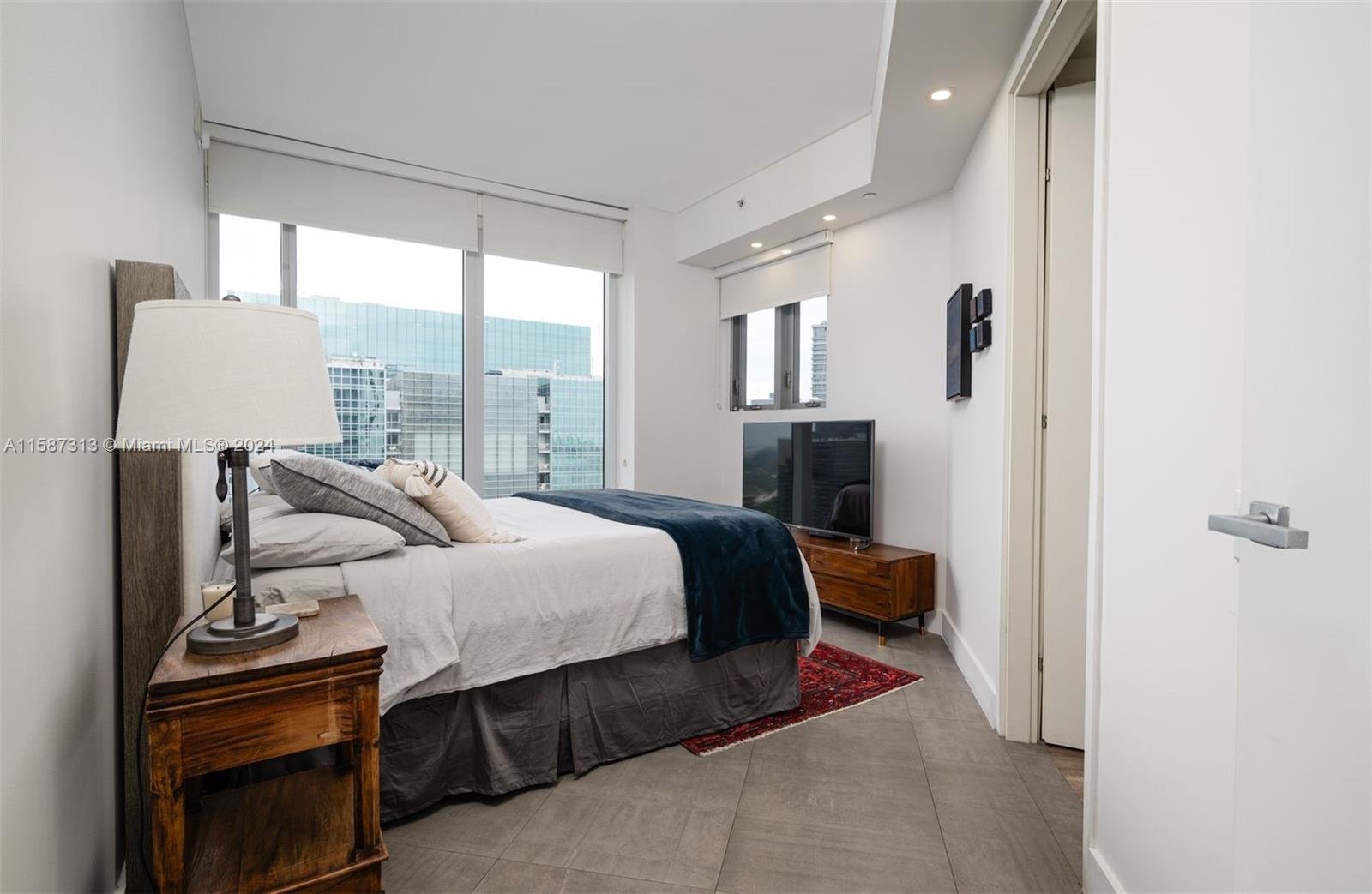 1300 Brickell Bay Dr # 4201