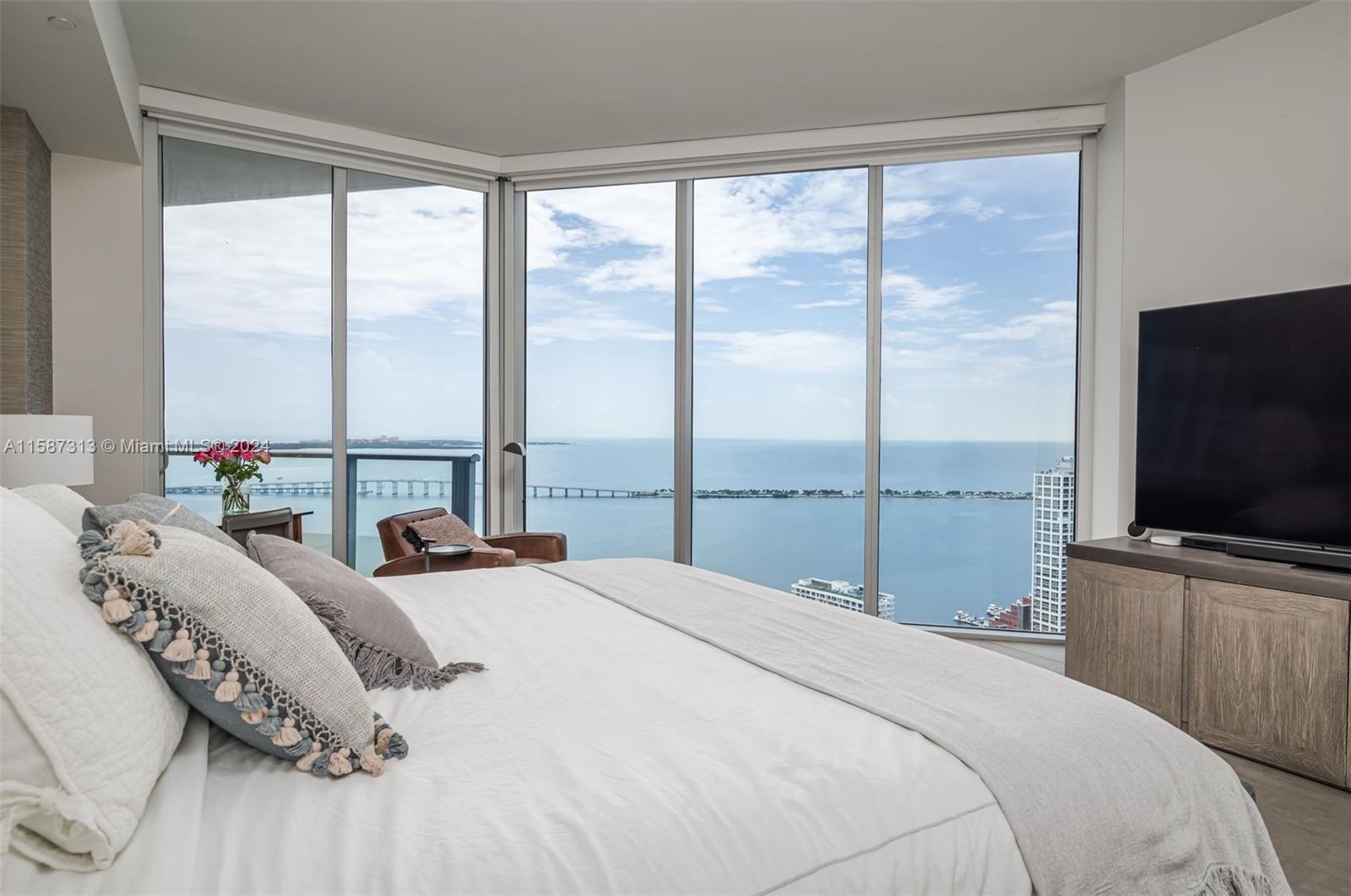 1300 Brickell Bay Dr # 4201