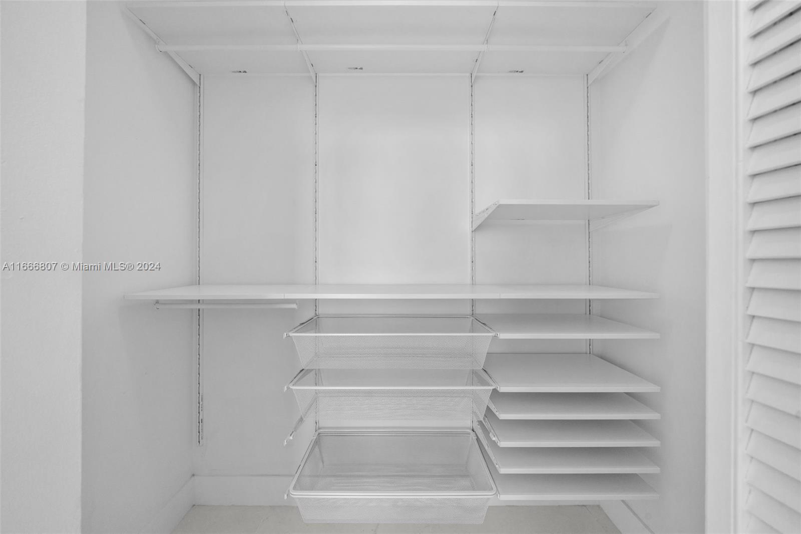 951 Brickell Ave # 4002