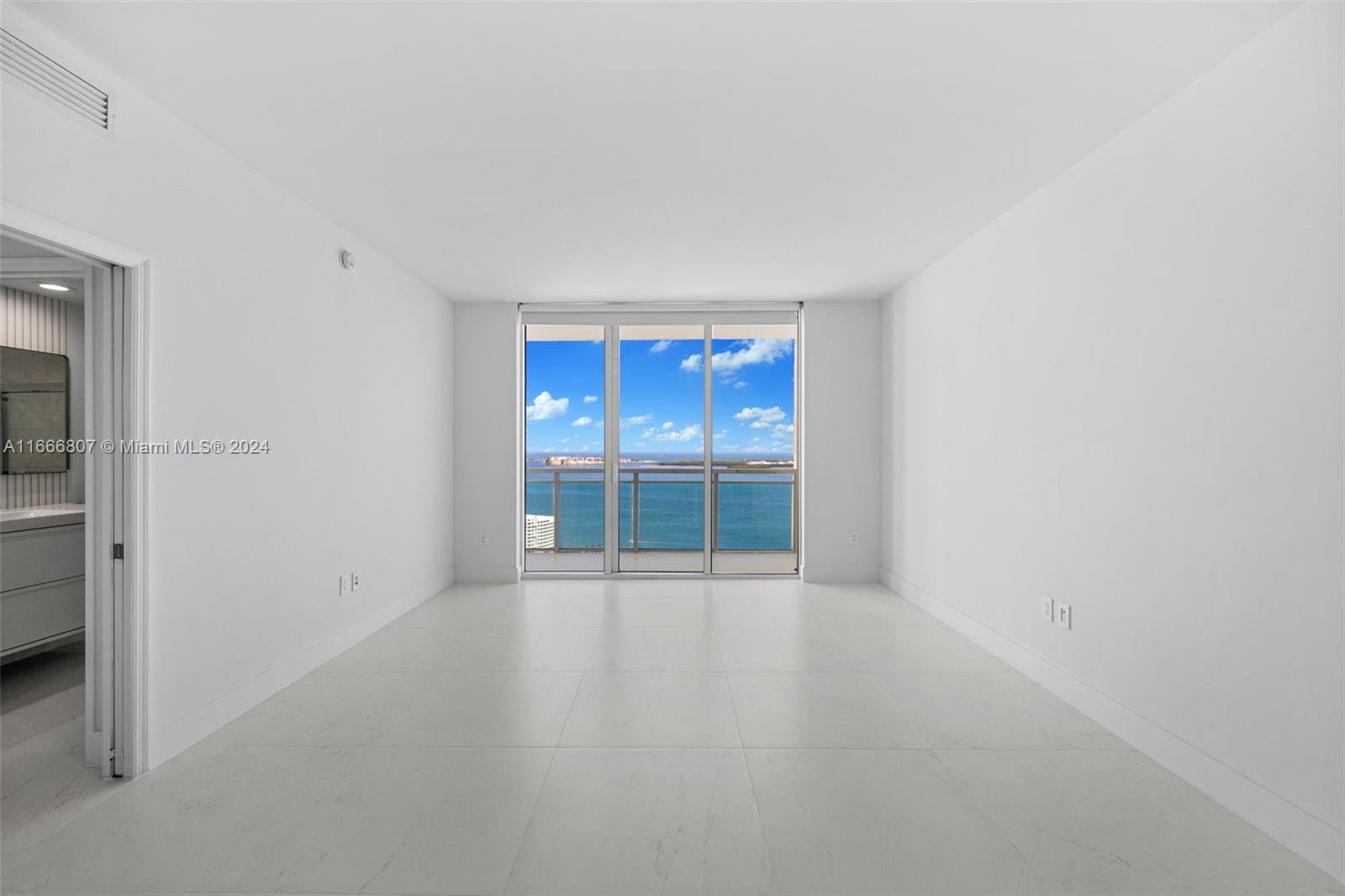 951 Brickell Ave # 4002