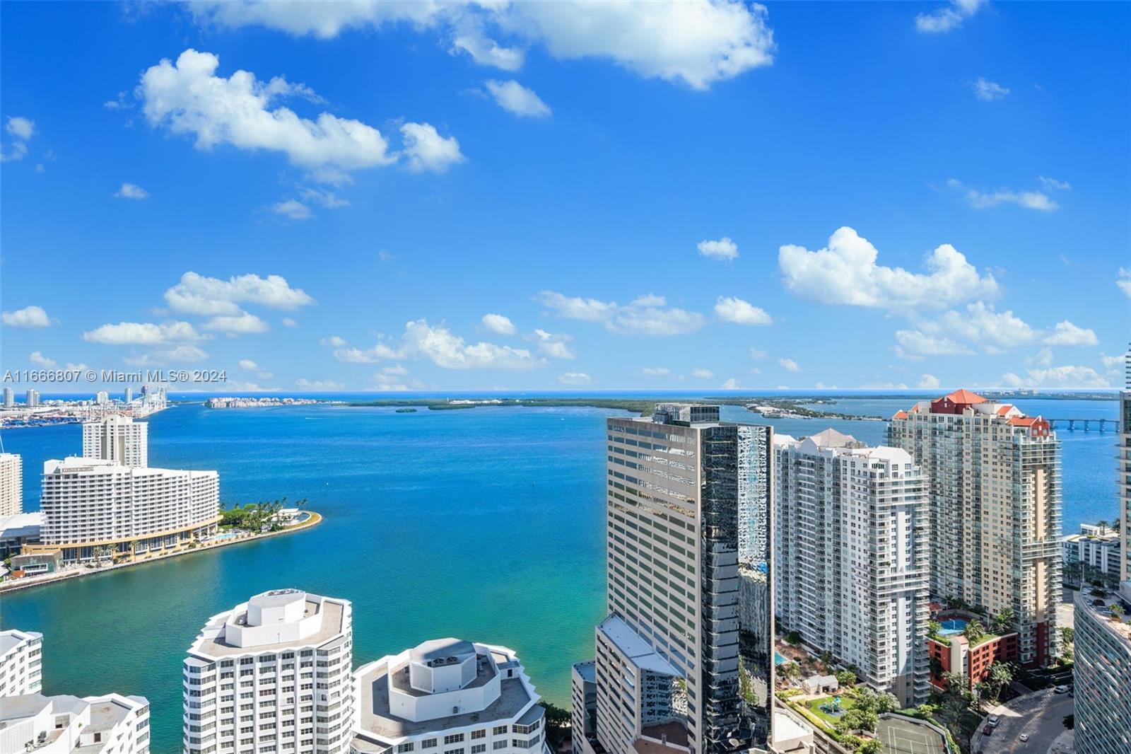 951 Brickell Ave # 4002