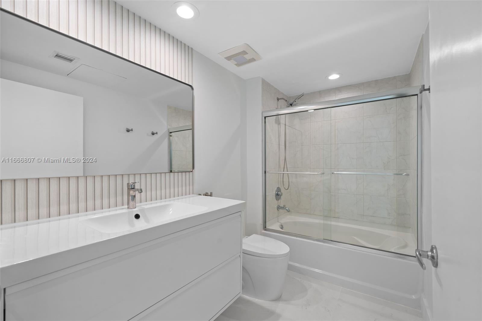 951 Brickell Ave # 4002