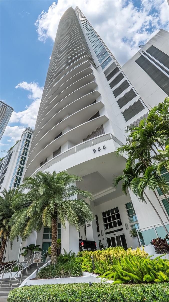 950 Brickell Bay Dr # 3500