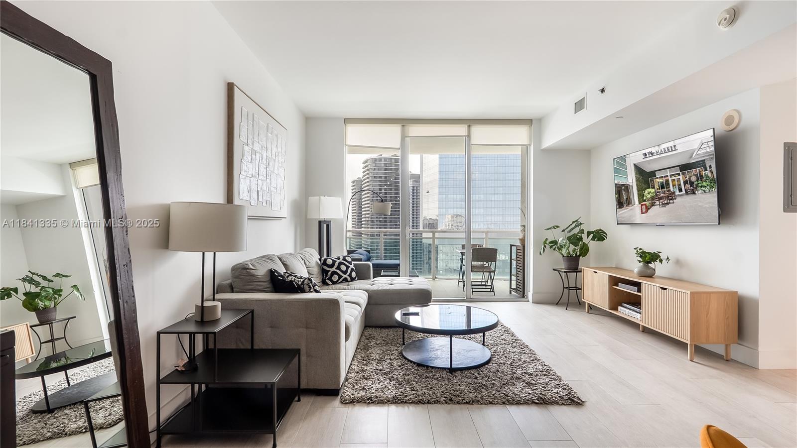 950 Brickell Bay Dr # 3500