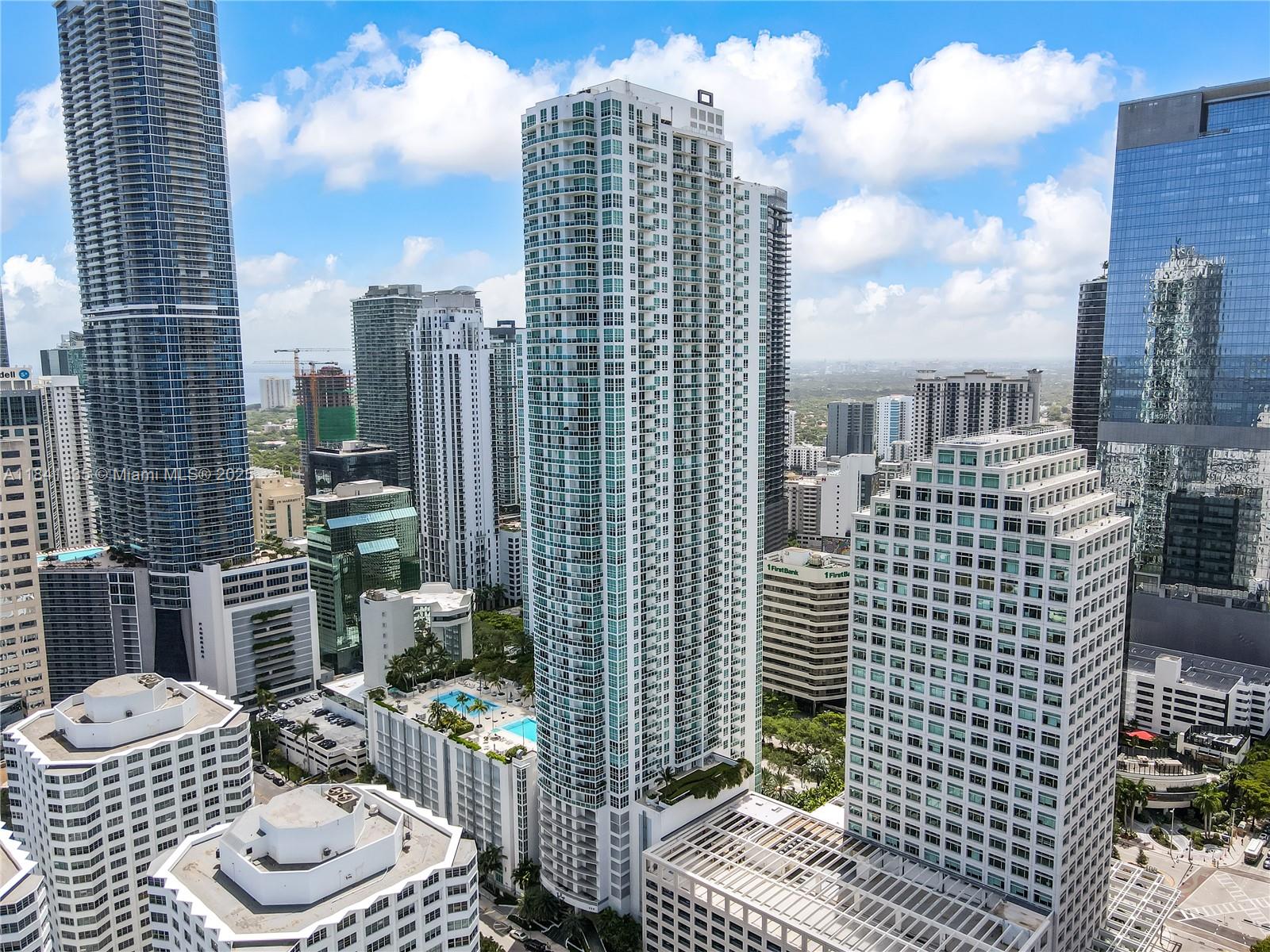 950 Brickell Bay Dr # 3500