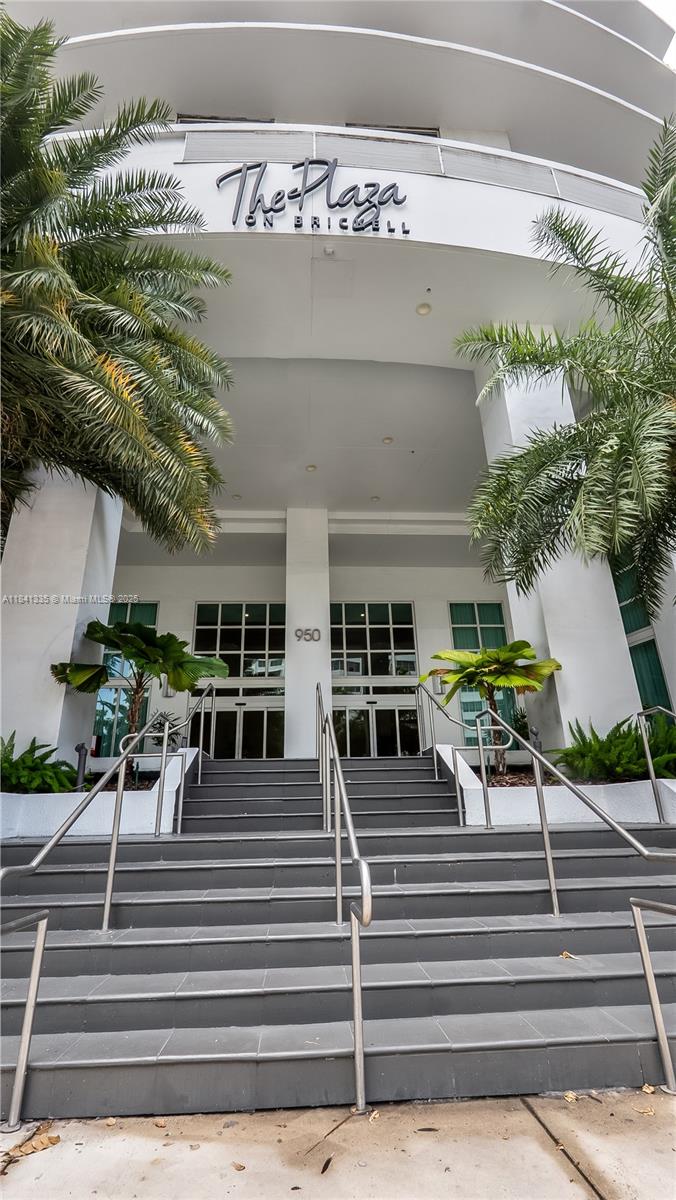 950 Brickell Bay Dr # 3500