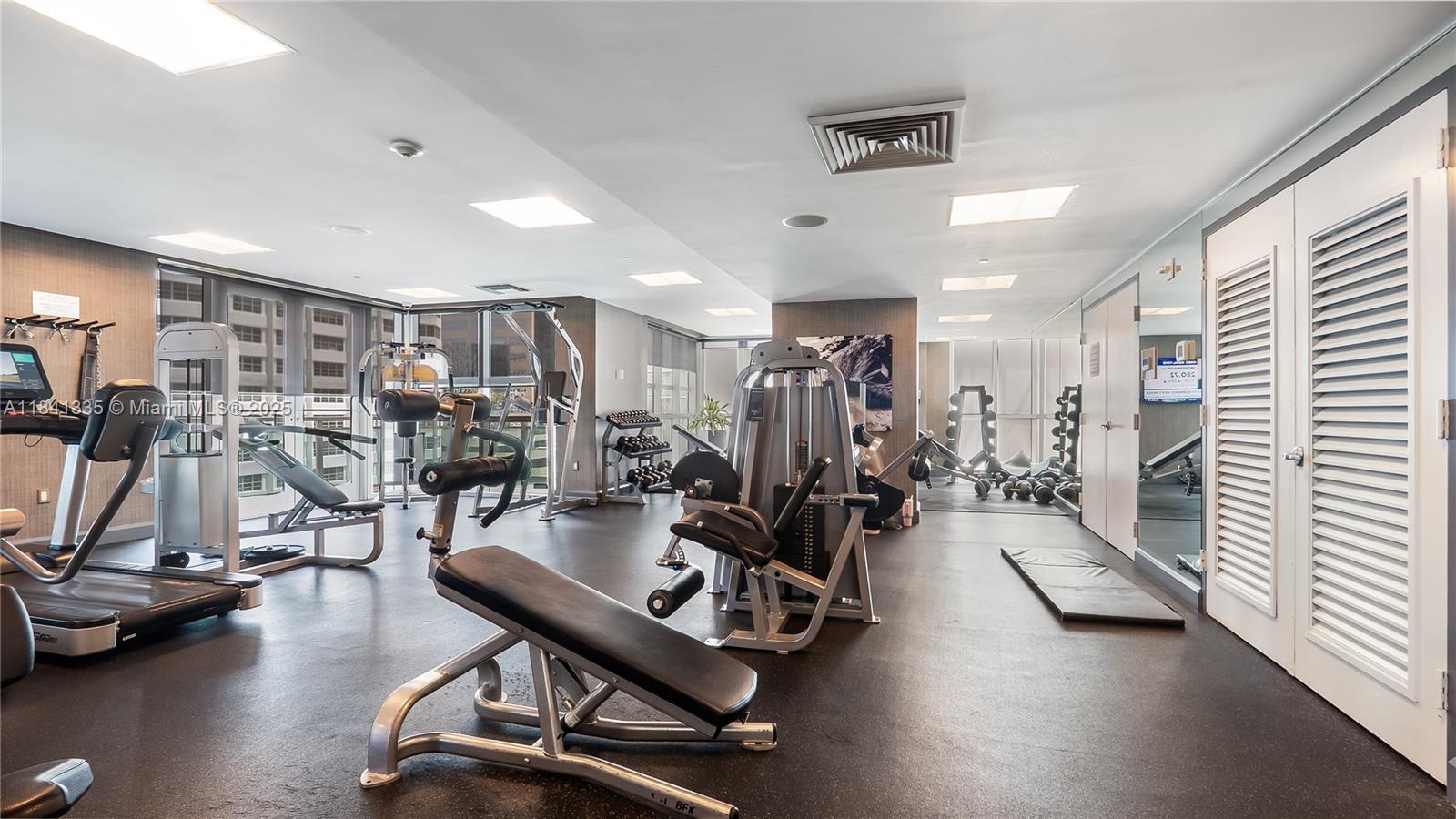 950 Brickell Bay Dr # 3500