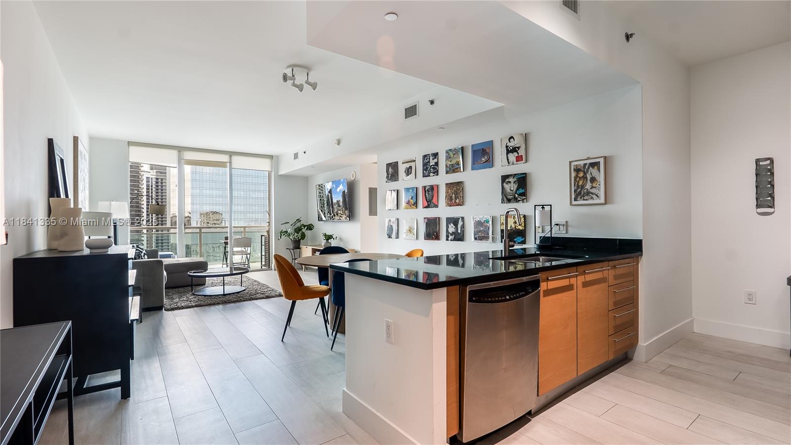 950 Brickell Bay Dr # 3500