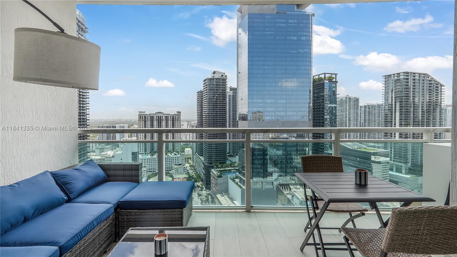 950 Brickell Bay Dr # 3500