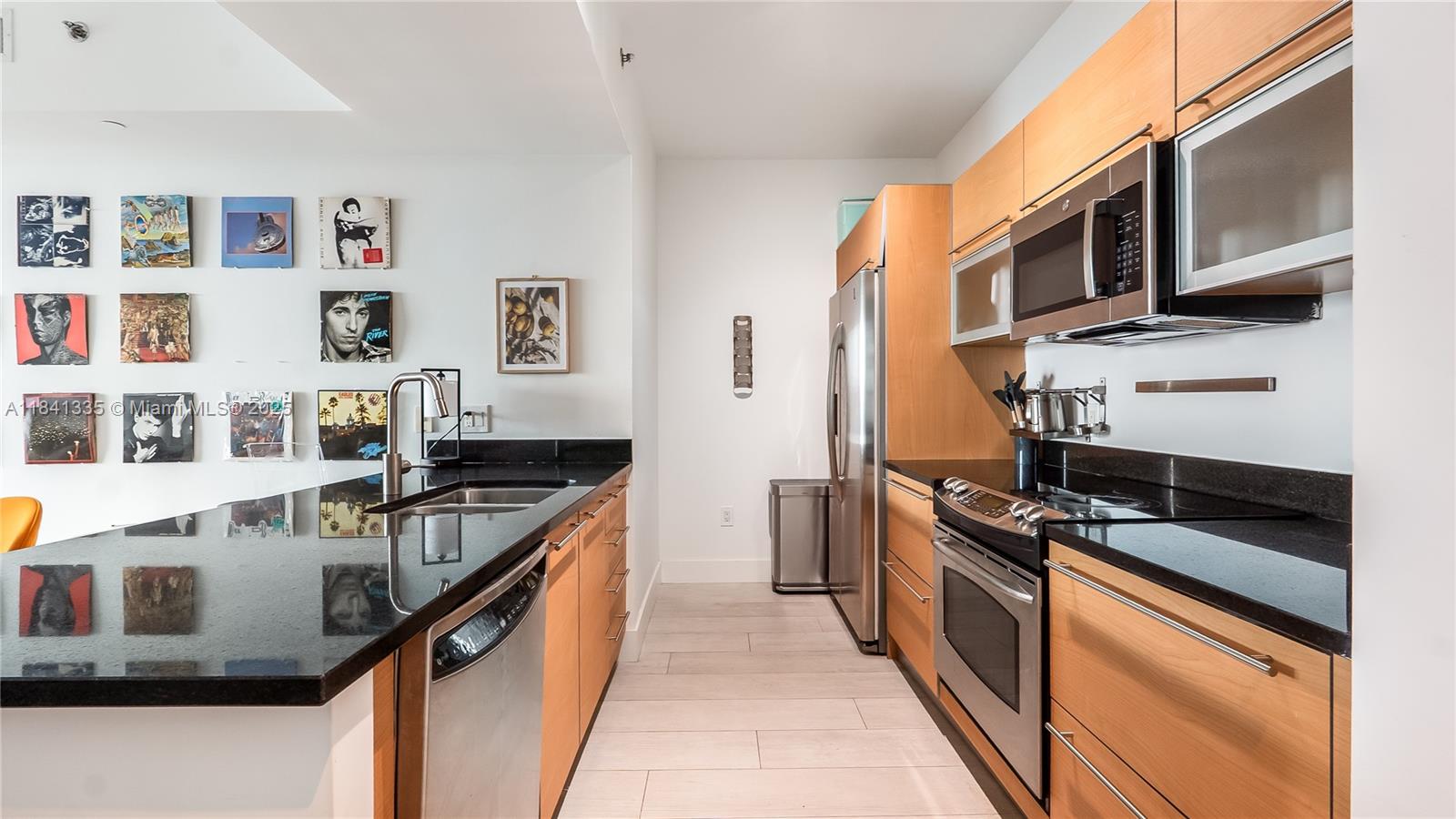 950 Brickell Bay Dr # 3500