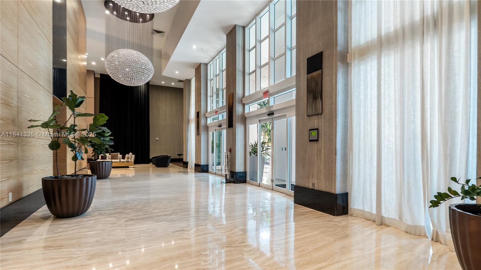 950 Brickell Bay Dr # 3500