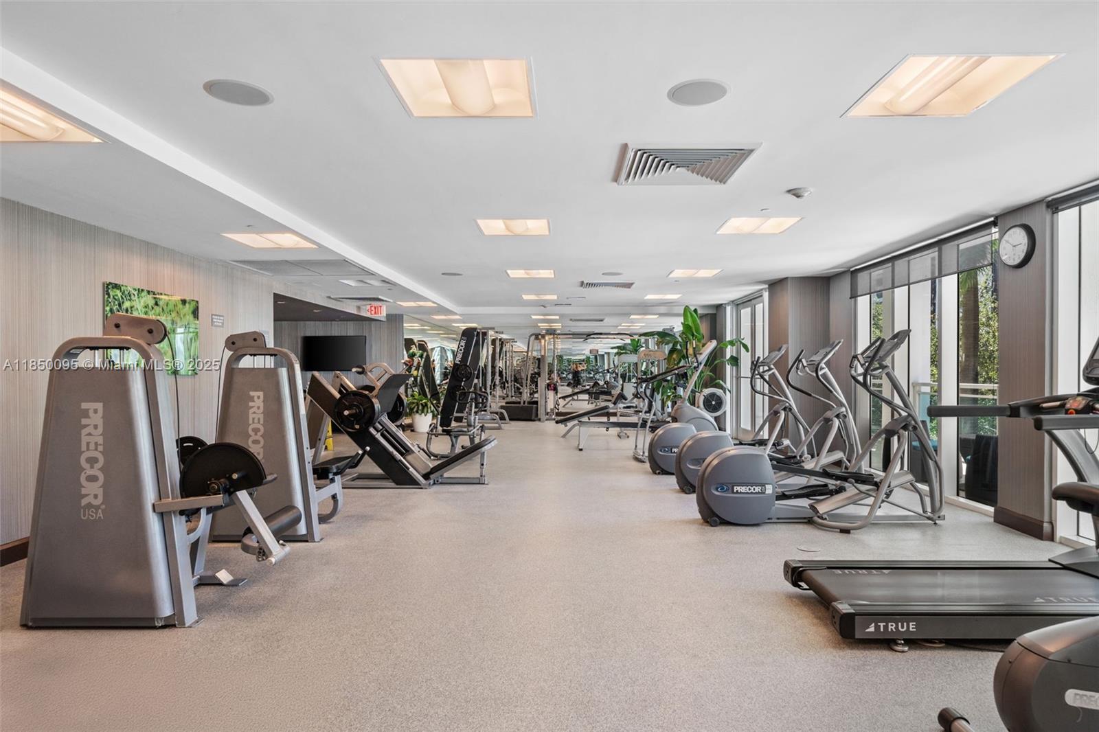 951 Brickell Ave # 4002