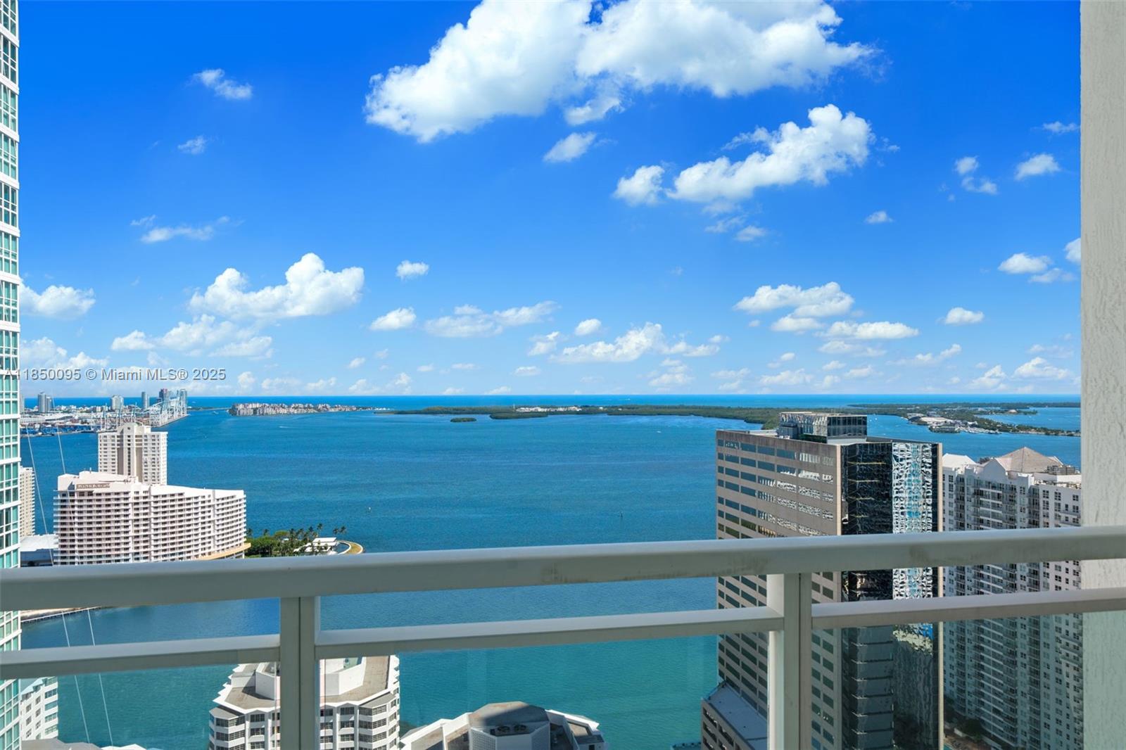 951 Brickell Ave # 4002