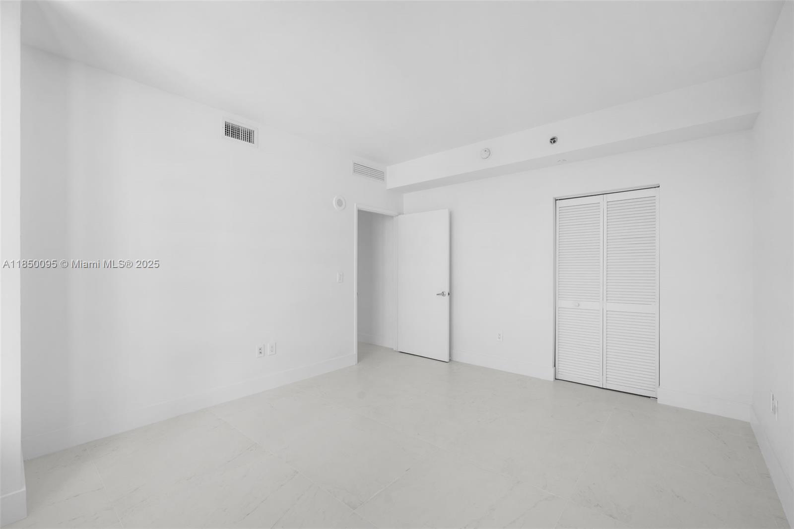 951 Brickell Ave # 4002