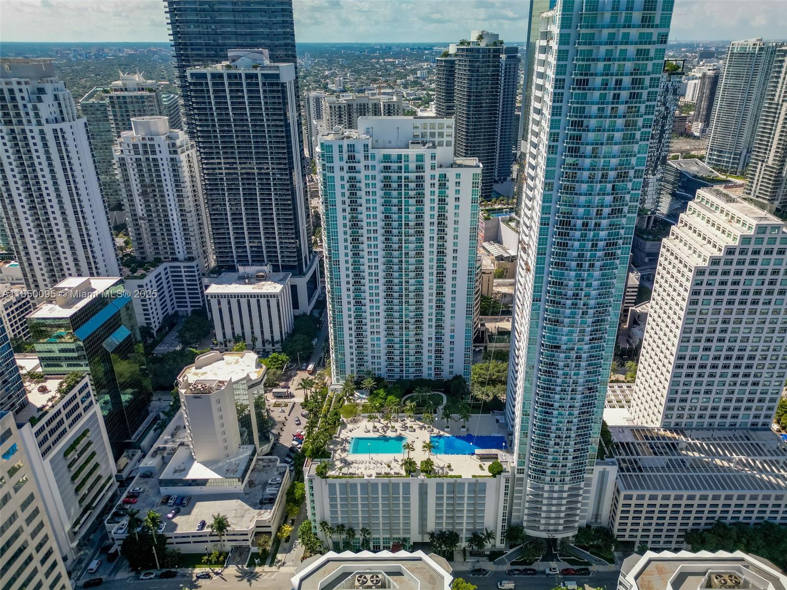 951 Brickell Ave # 4002