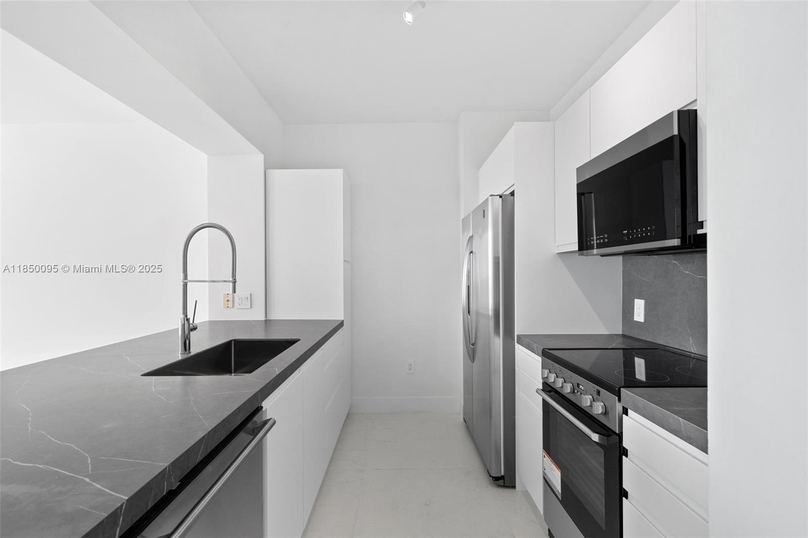 951 Brickell Ave # 4002