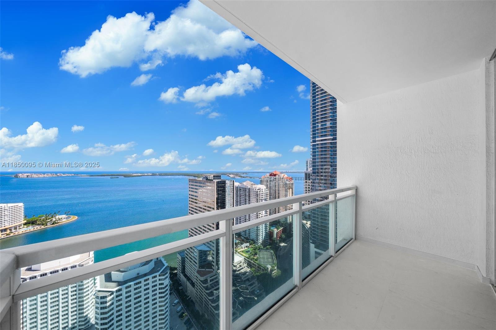 951 Brickell Ave # 4002
