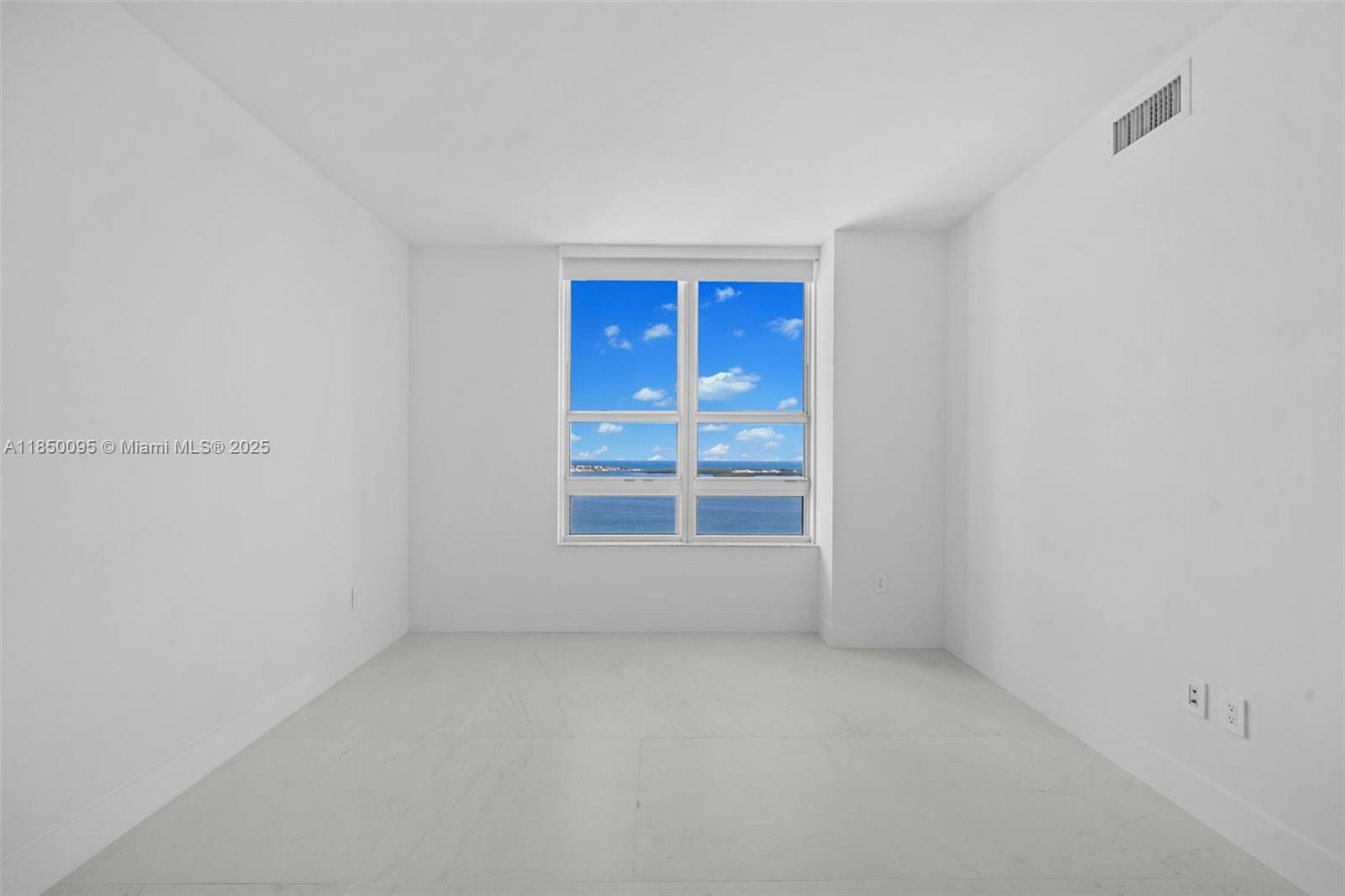 951 Brickell Ave # 4002