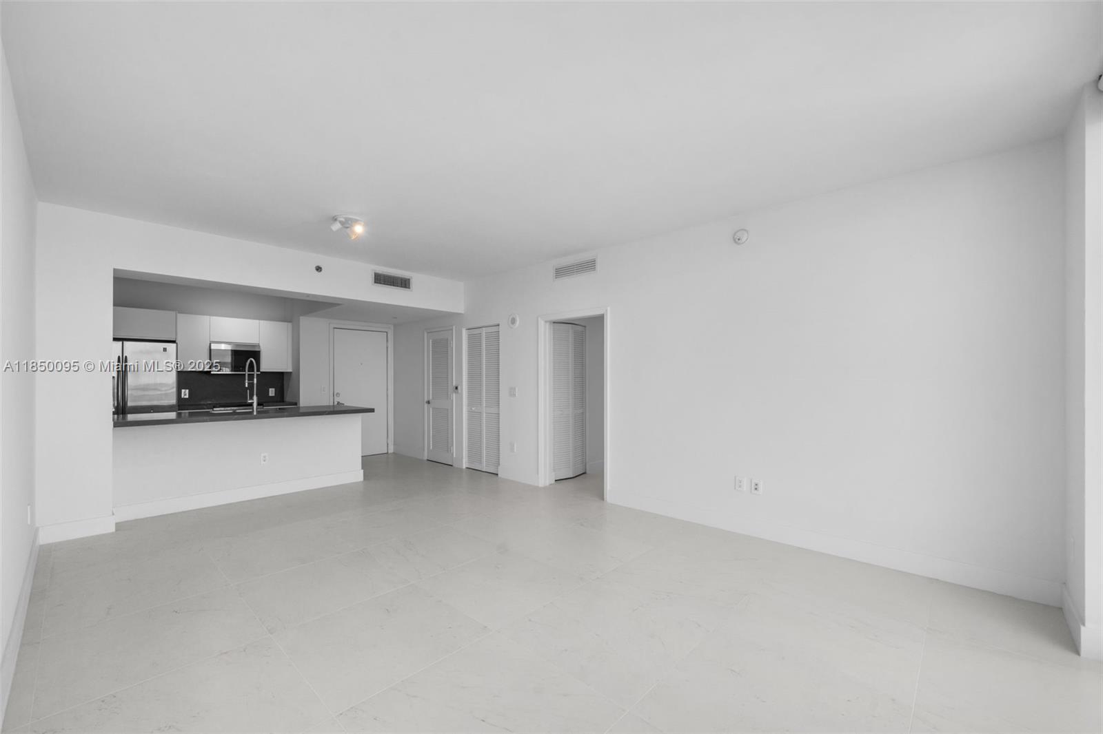 951 Brickell Ave # 4002