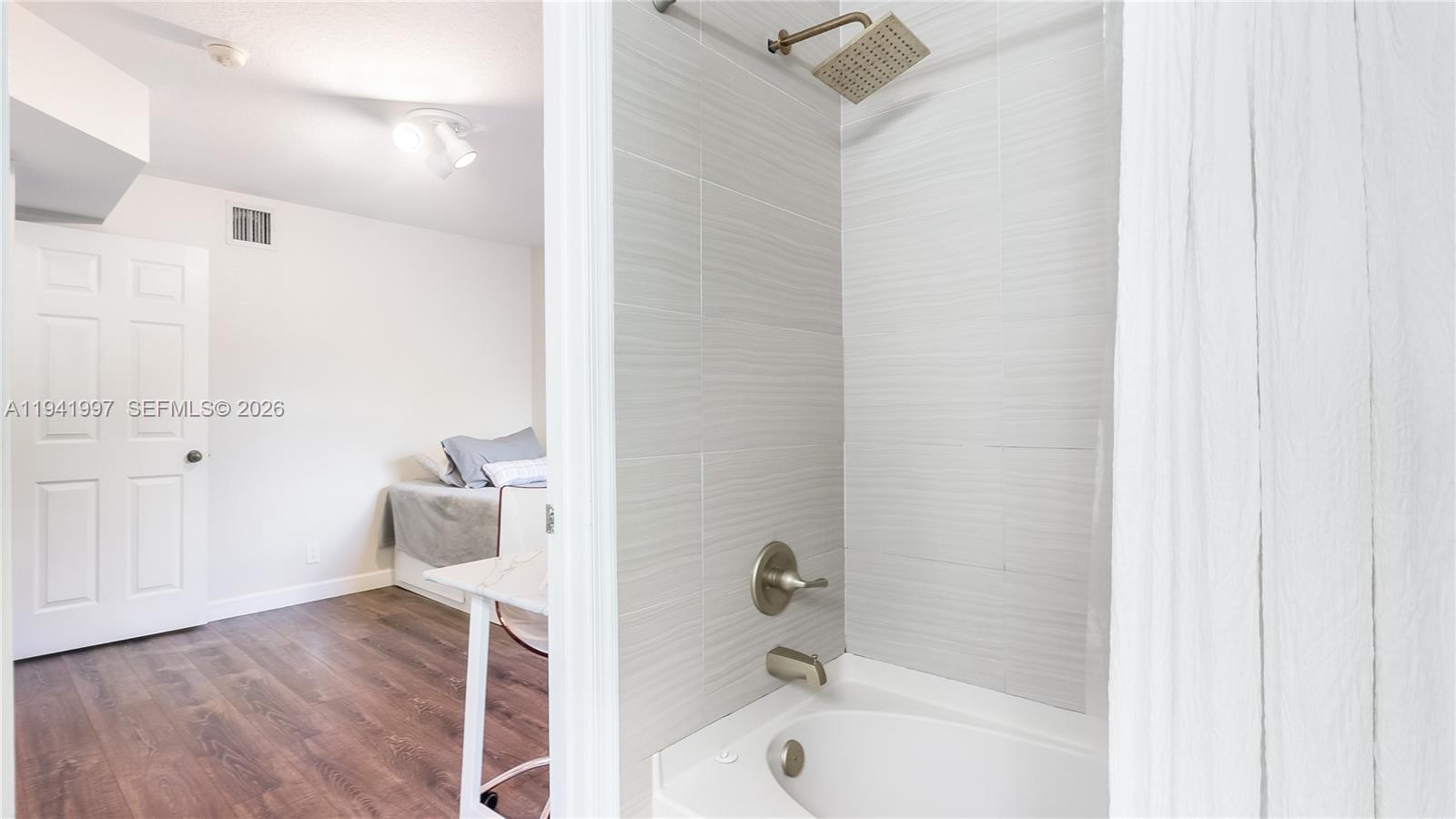 3889 Tree Top Dr # 3889