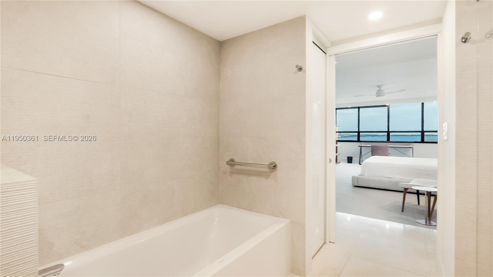 3 Grove Isle Dr # C1407