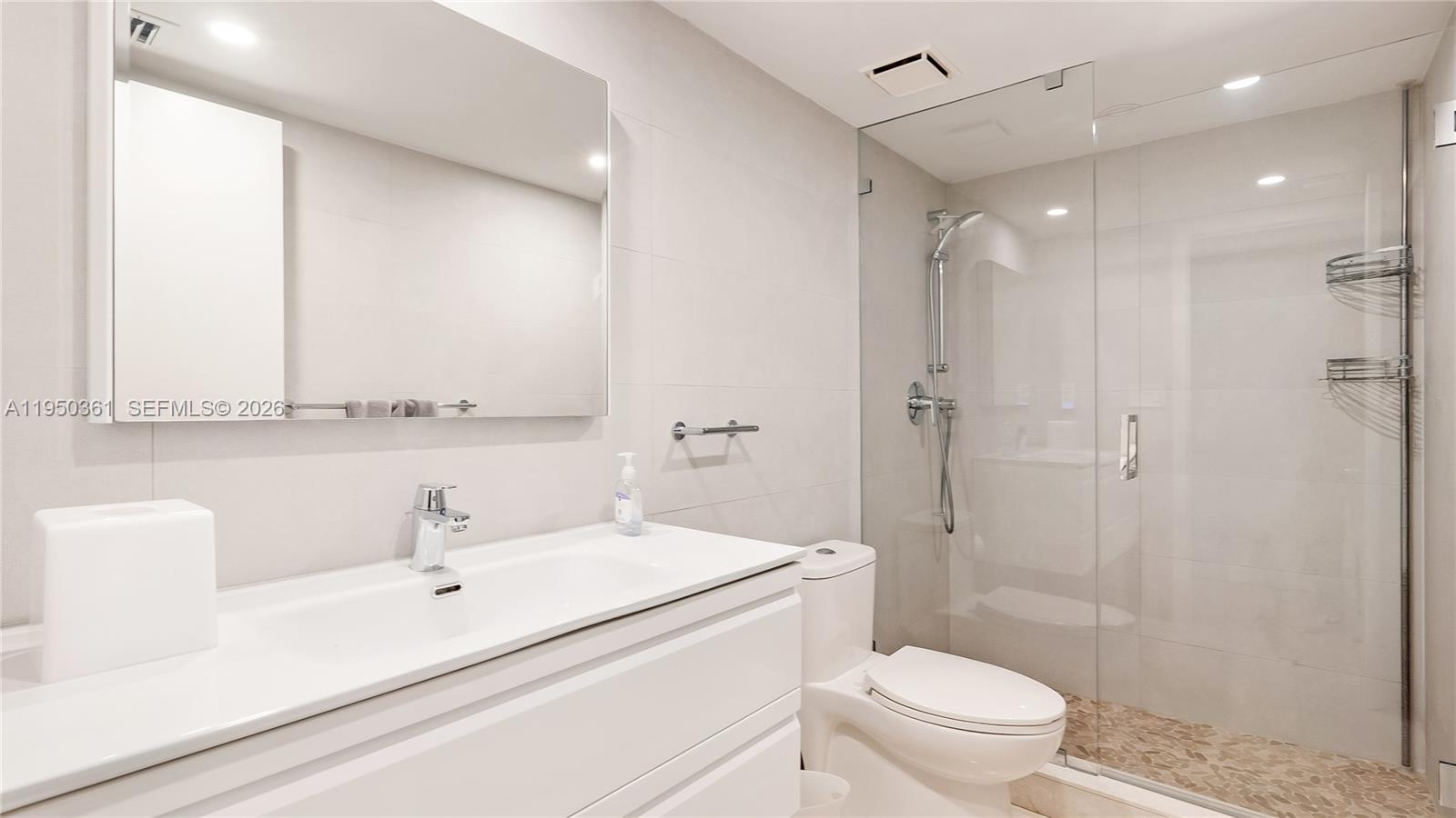 3 Grove Isle Dr # C1407