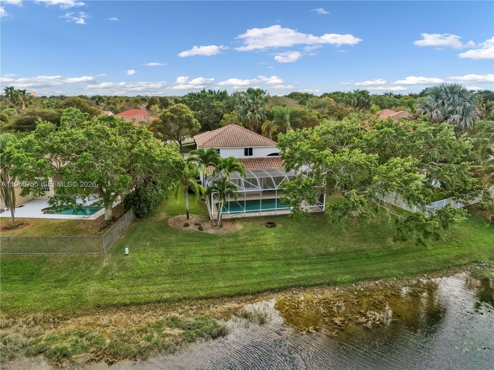 637 Lake Blvd