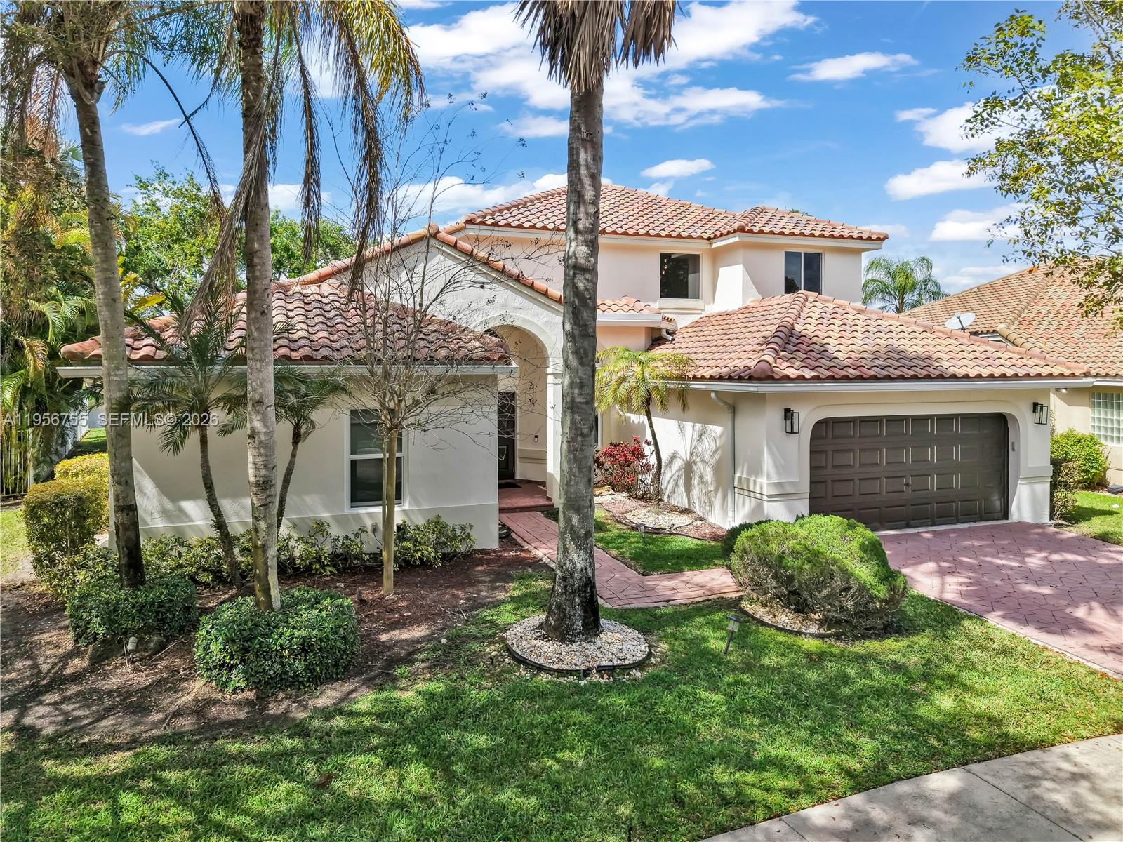 637 Lake Blvd