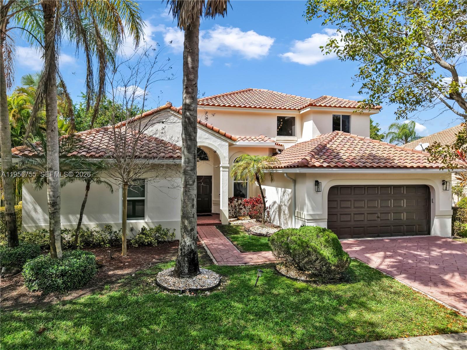 637 Lake Blvd