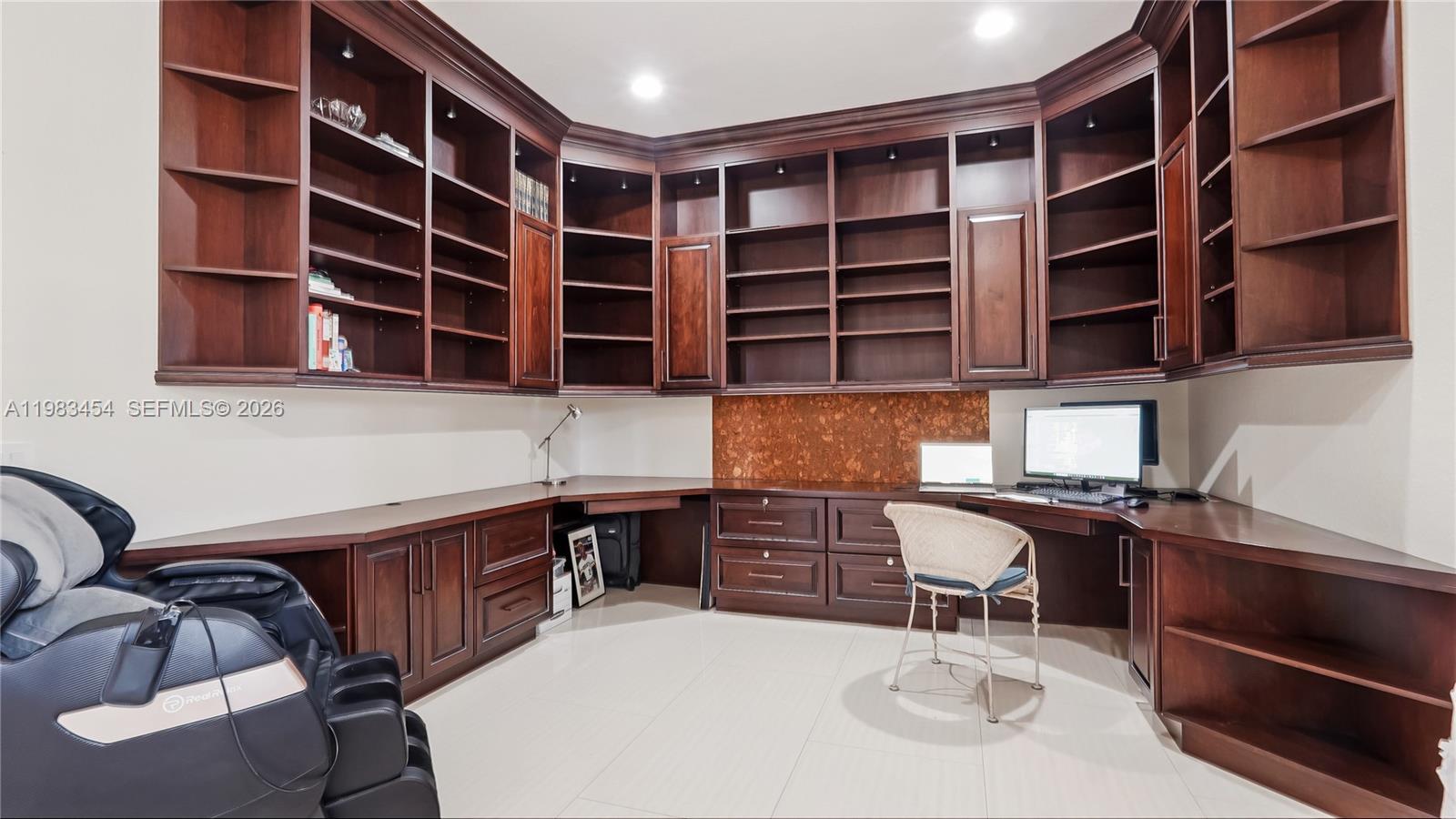 1646 Victoria Pointe Ln