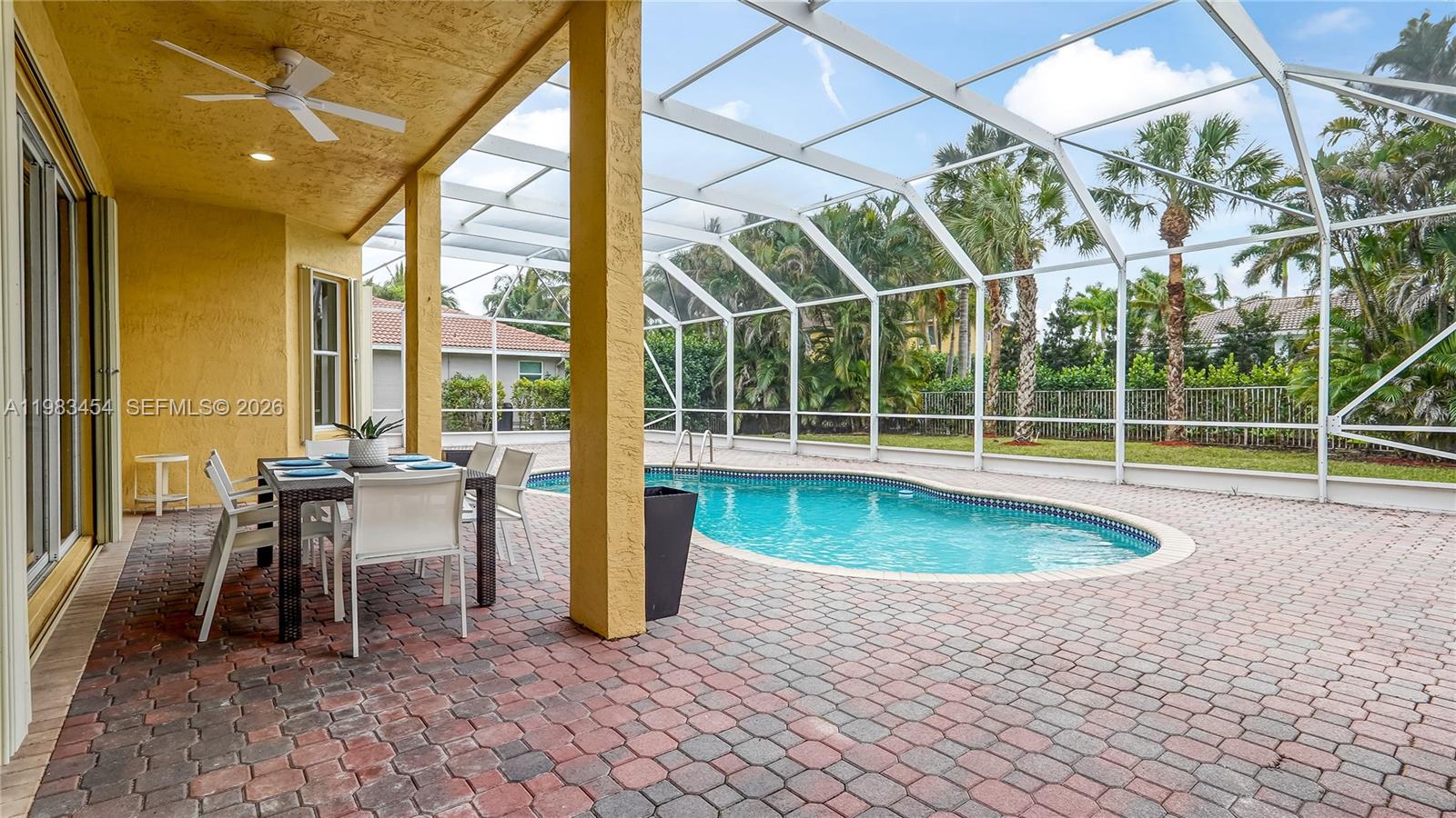 1646 Victoria Pointe Ln