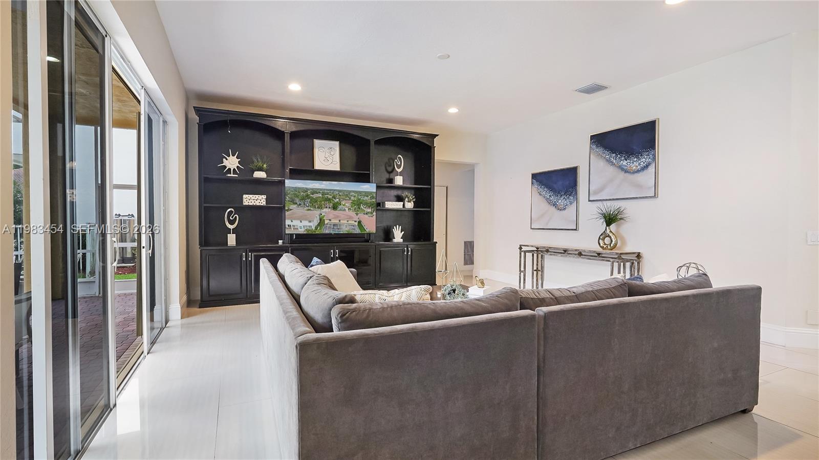 1646 Victoria Pointe Ln