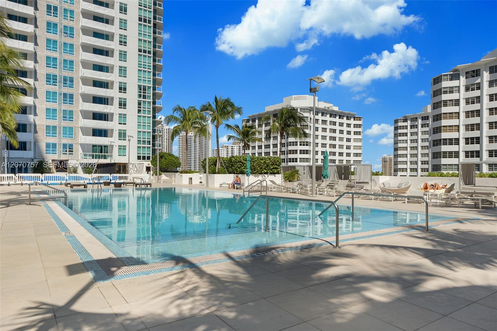 951 Brickell Ave # 3801
