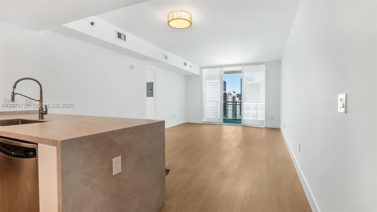 951 Brickell Ave # 3801
