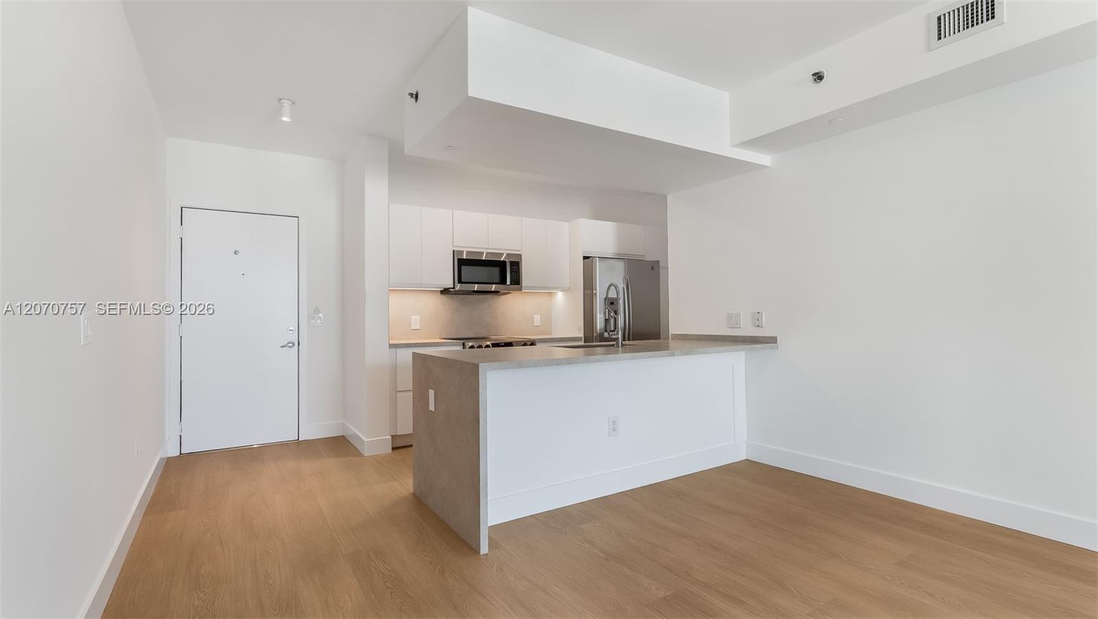 951 Brickell Ave # 3801