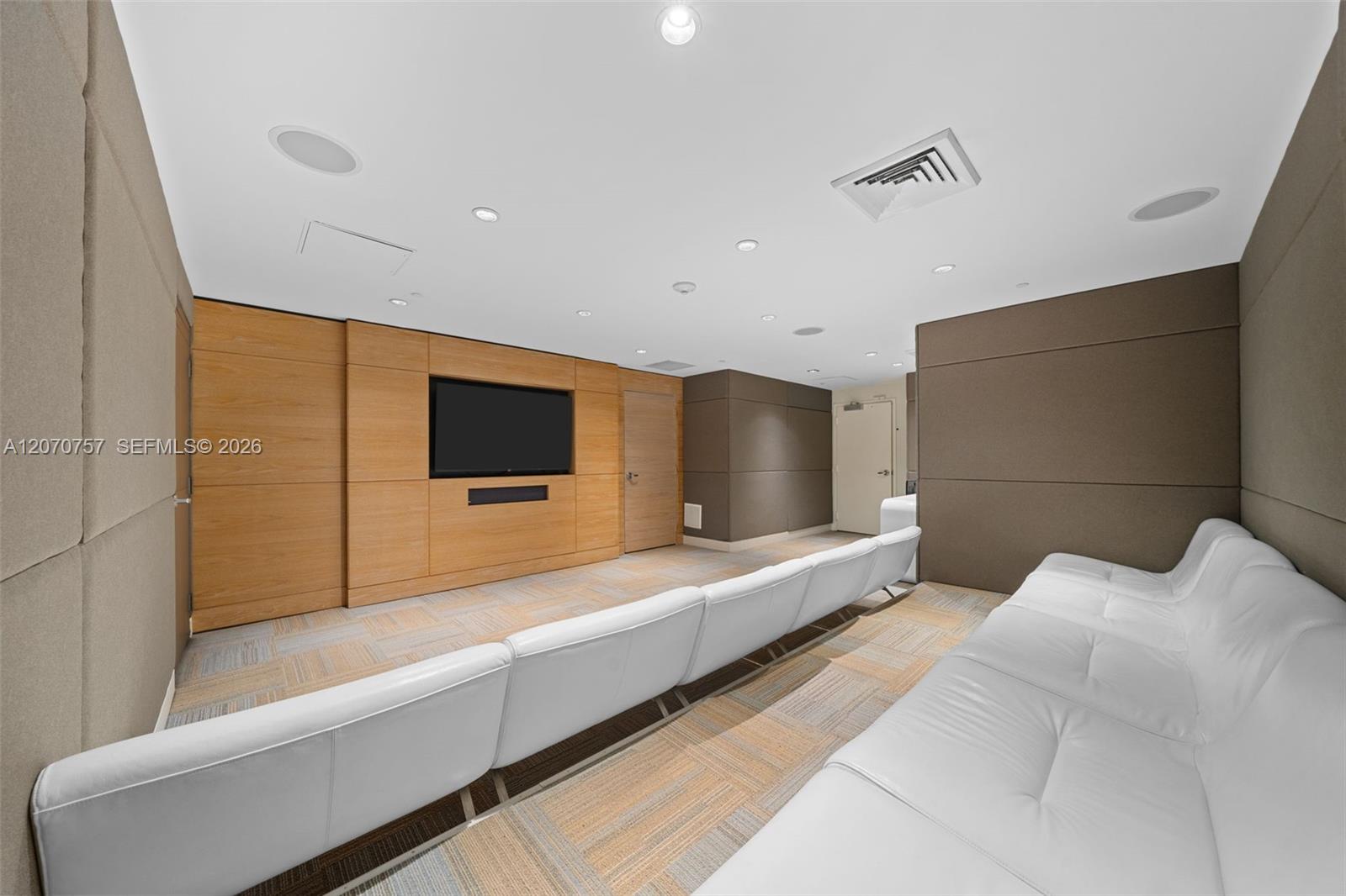 951 Brickell Ave # 3801