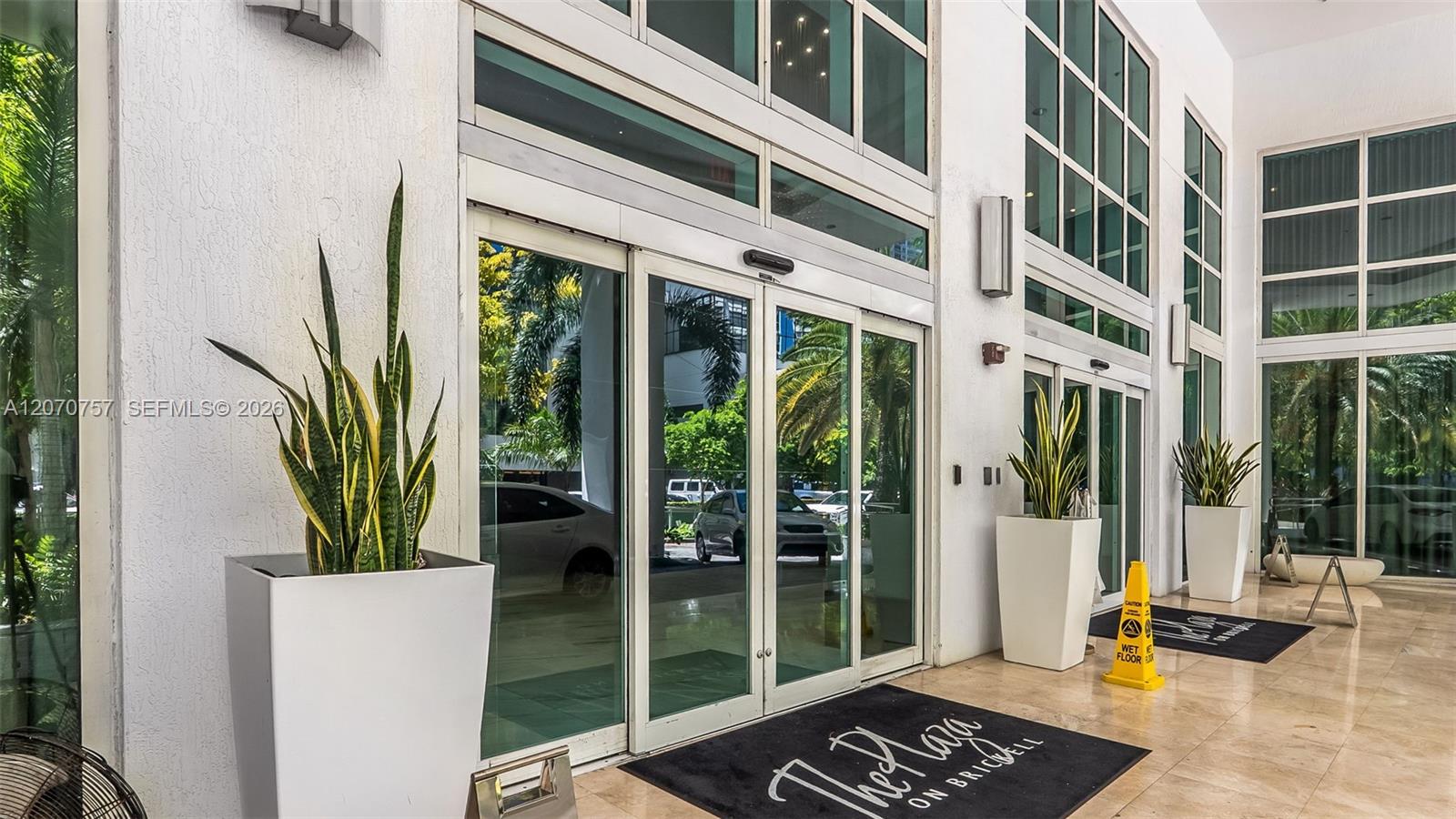 951 Brickell Ave # 3801