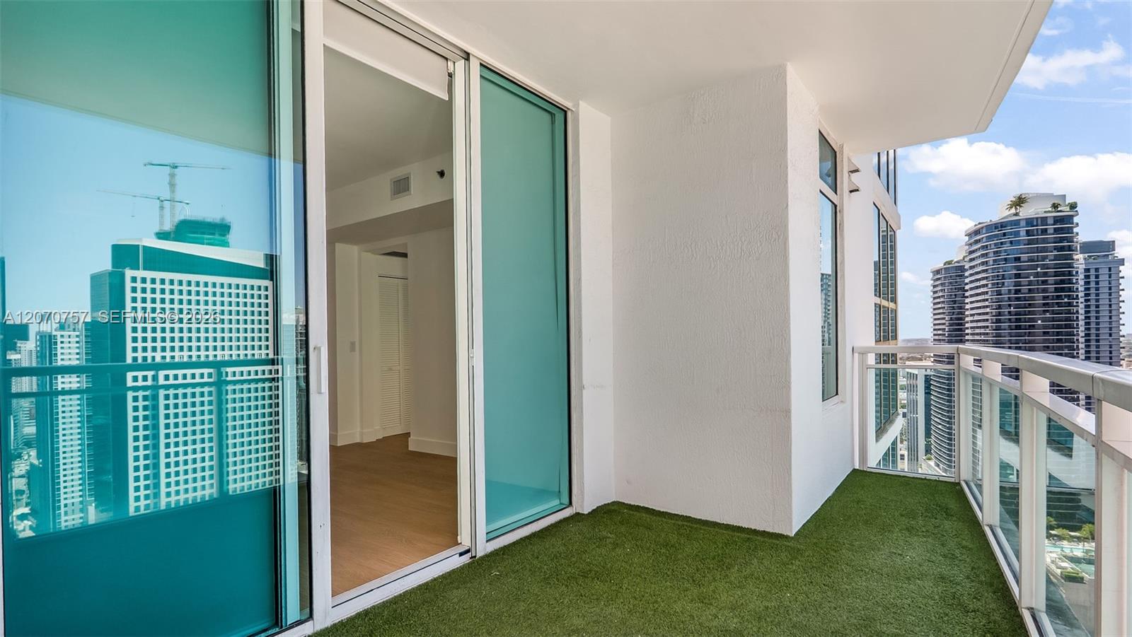 951 Brickell Ave # 3801