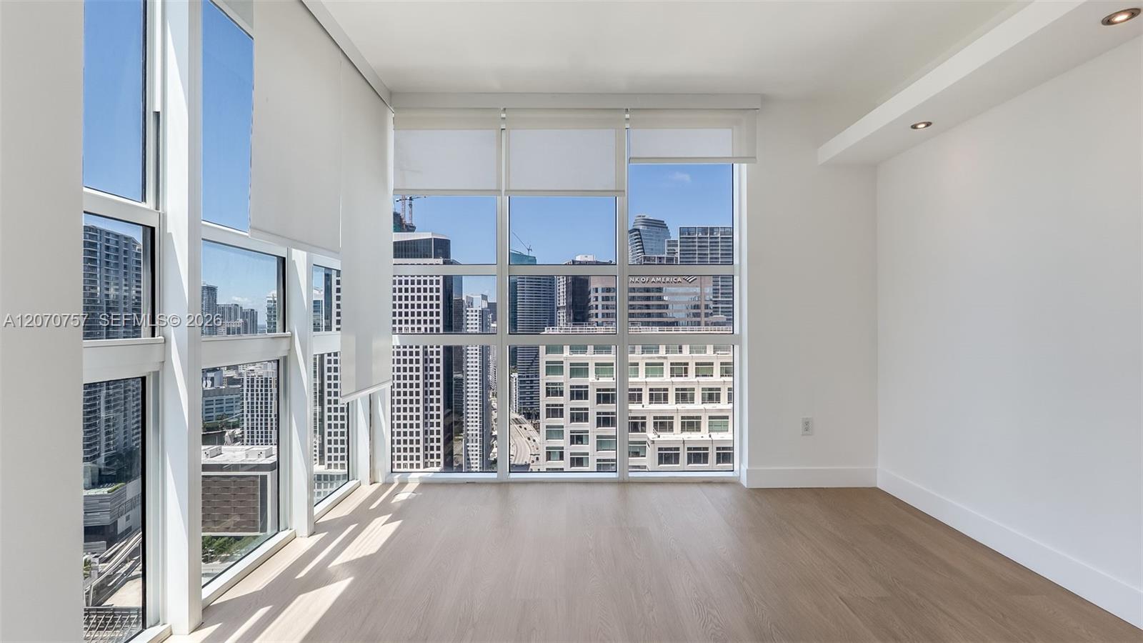 951 Brickell Ave # 3801