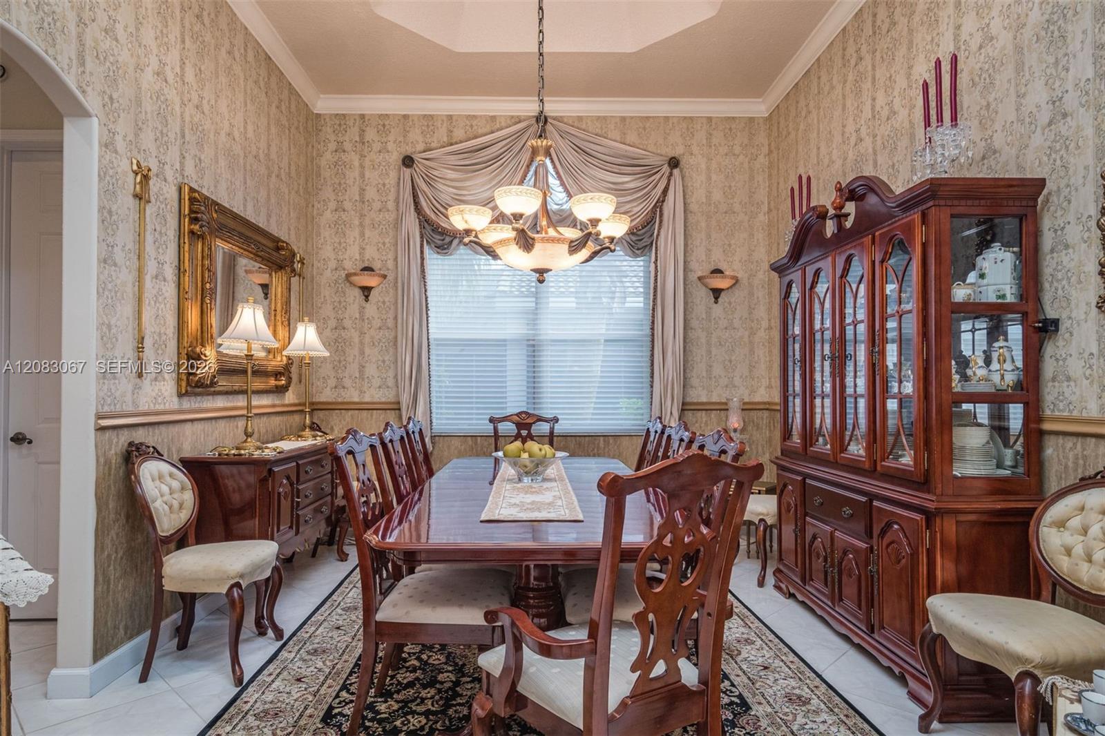 2552 Jardin Ln