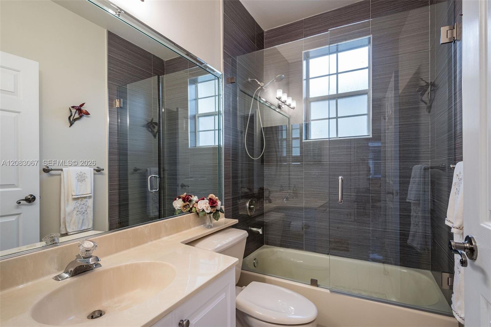 2552 Jardin Ln