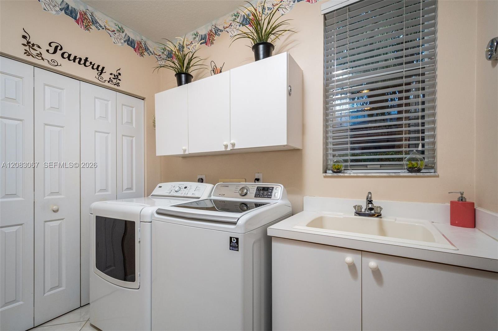 2552 Jardin Ln