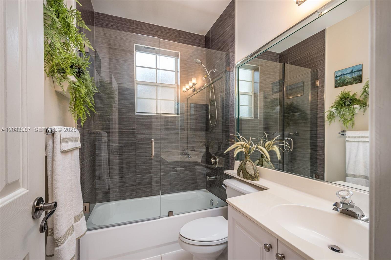 2552 Jardin Ln