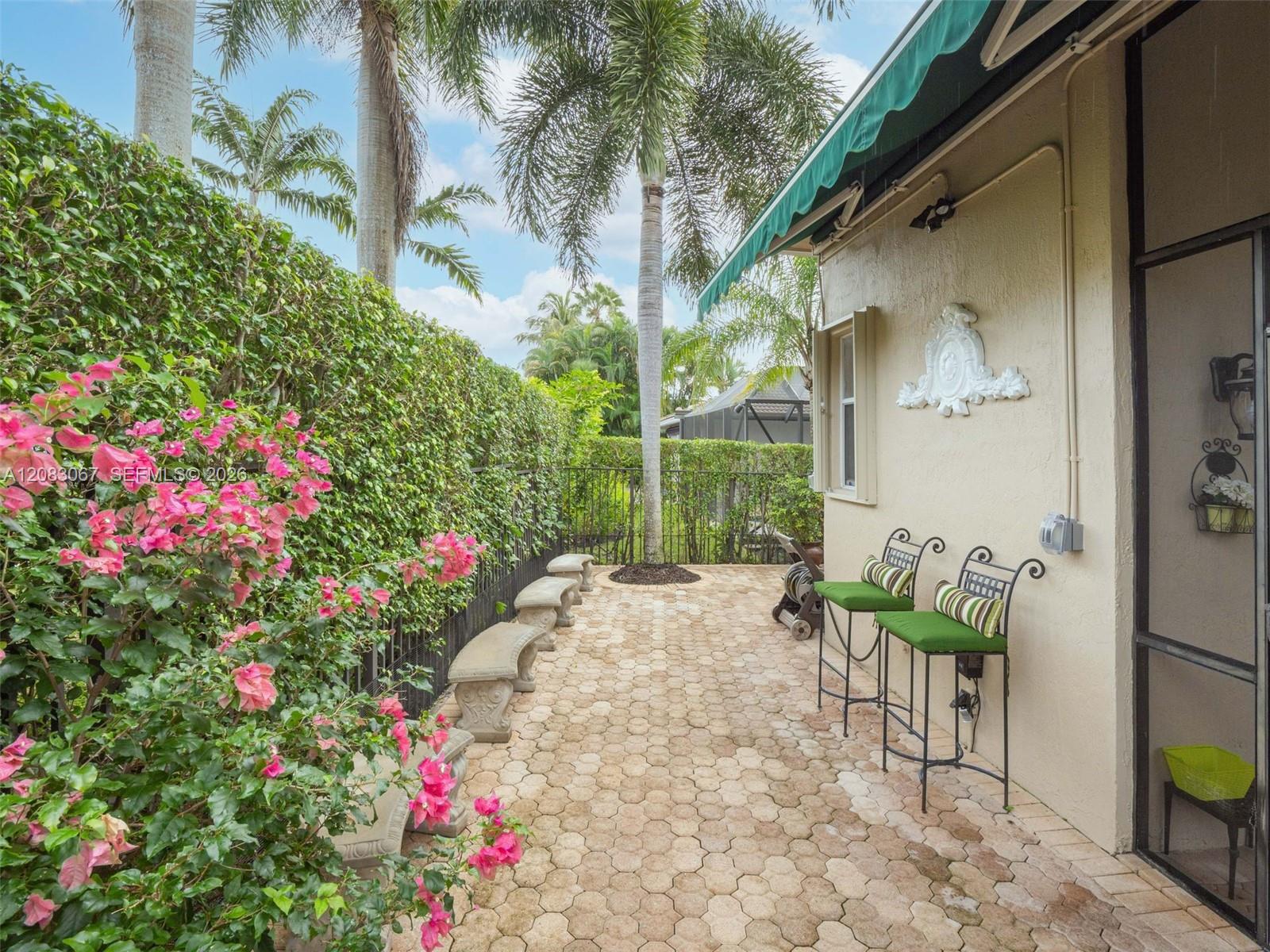 2552 Jardin Ln